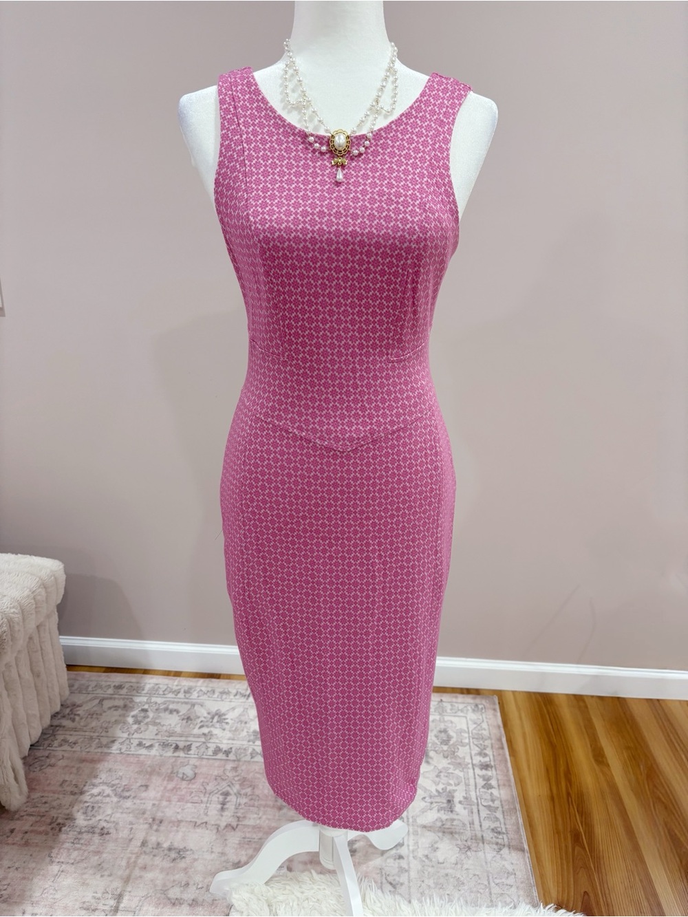 Sleeveless Pink Sheath Dress